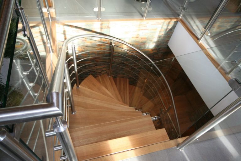 Bollinger Int Stair 01