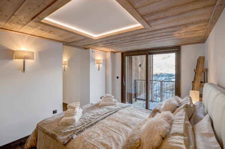 Moet Int Bed 02a