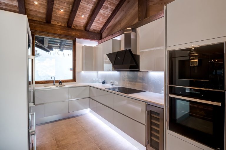 Moet Int Kitchen1