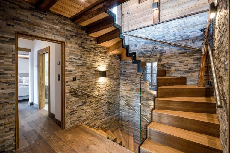 Moet Int Stair 01a